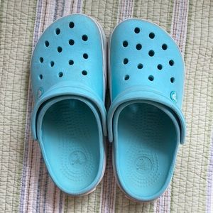 Blue crocks (w 6)